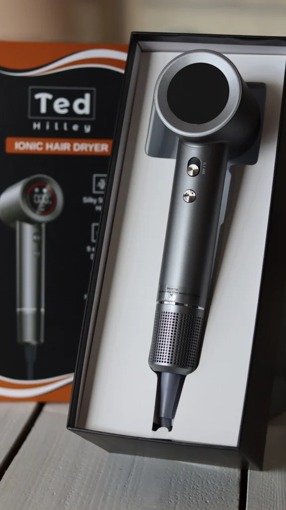 Ted Hilley Pro-Ion f&ouml;hn met ionische technologie voor glanzend haar